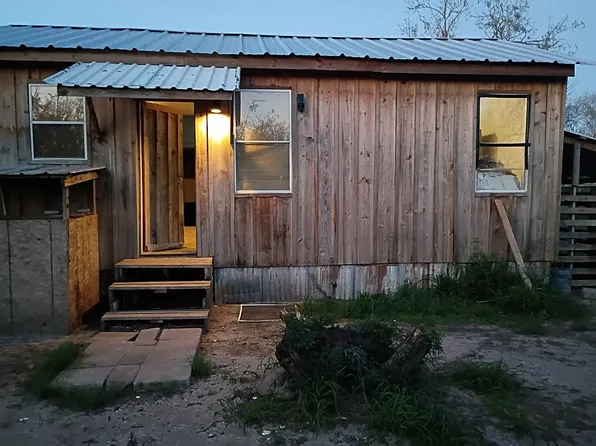 374 County Road 3221, Orange Grove, TX 78372