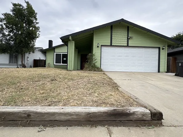 1840 S Sundance St, Tulare, CA 93274