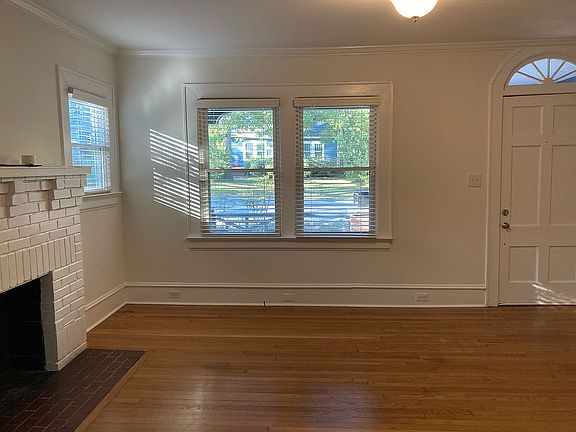 3rd image of 2201 University Dr