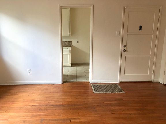 4th image of 1213 E Ocean Blvd APT 5
