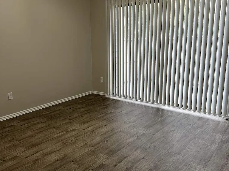 Fairway Square Apartments — Photo 33