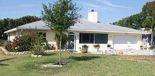 1st image of 841 Entrada Dr S