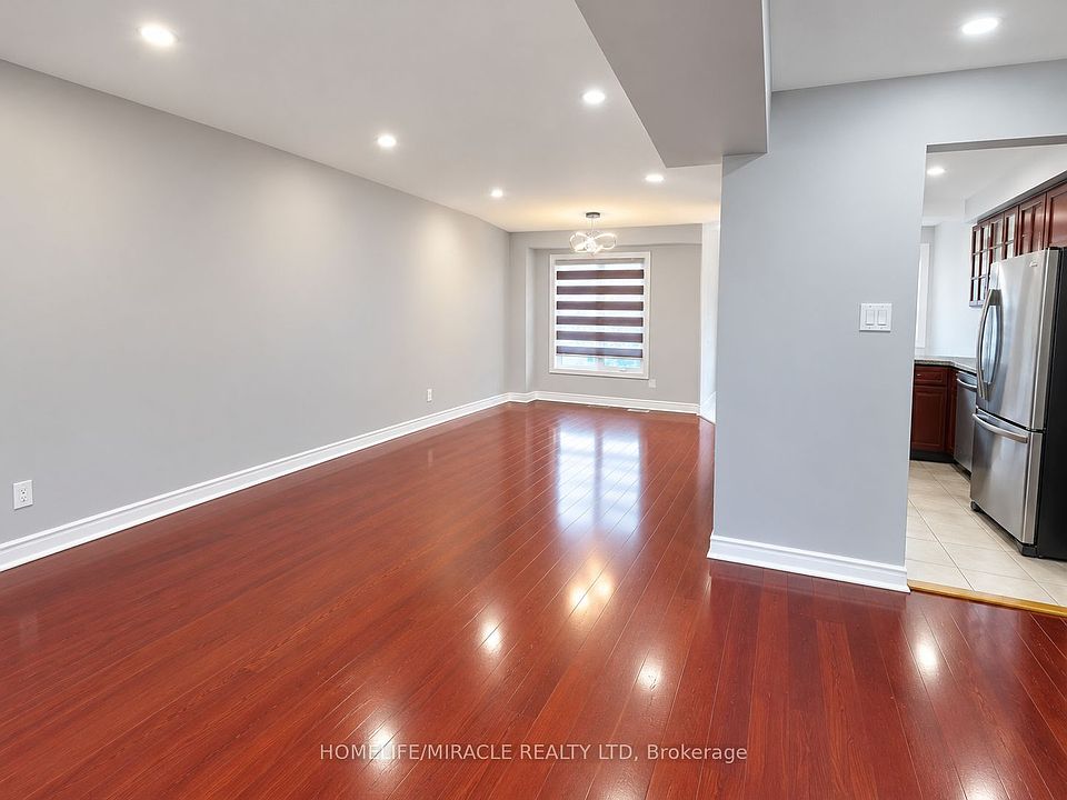 2nd image of 32 Copeland Rd