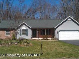 32 Albert Rd, Mountain Top, PA 18707