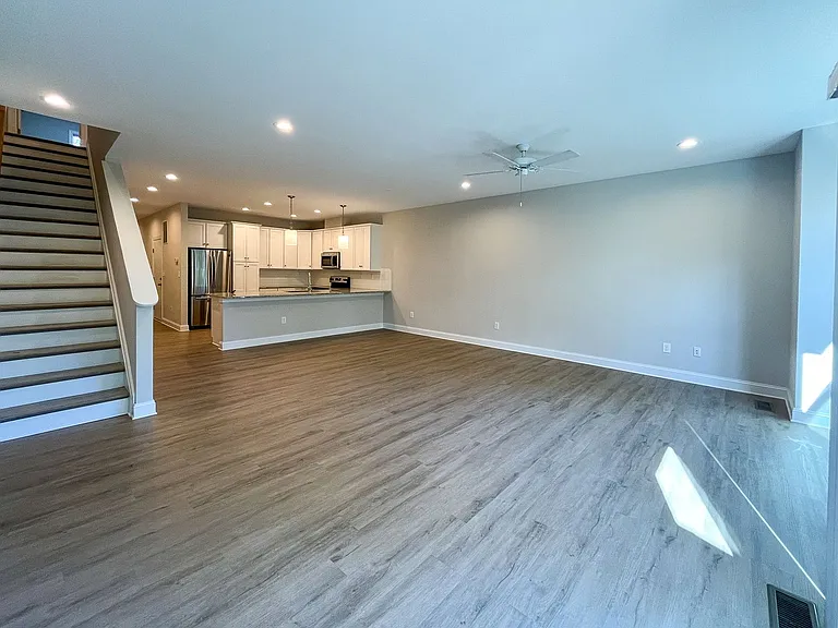1525 Birnam Dr — Photo 3