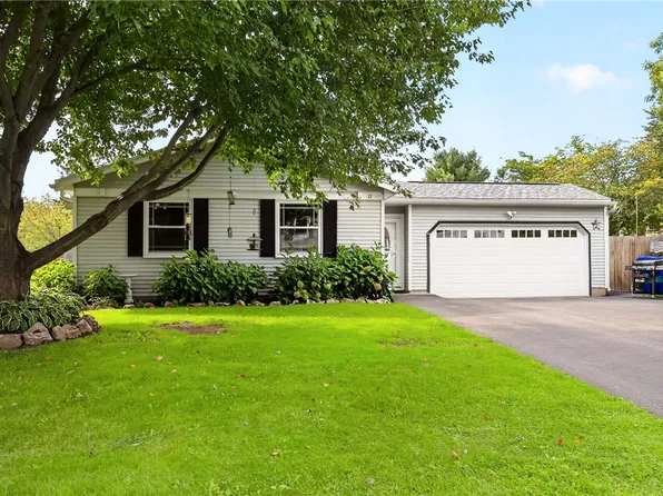 11 Hannibal Pl, Hamlin, NY 14464