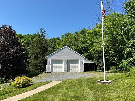 3rd image of 240 Jericho Road