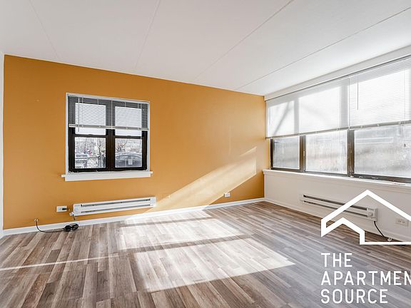 5th image of 139 Ashland Ave APT 205