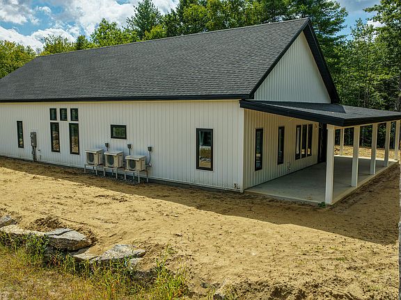 4th image of 42 Ice Pond Lane