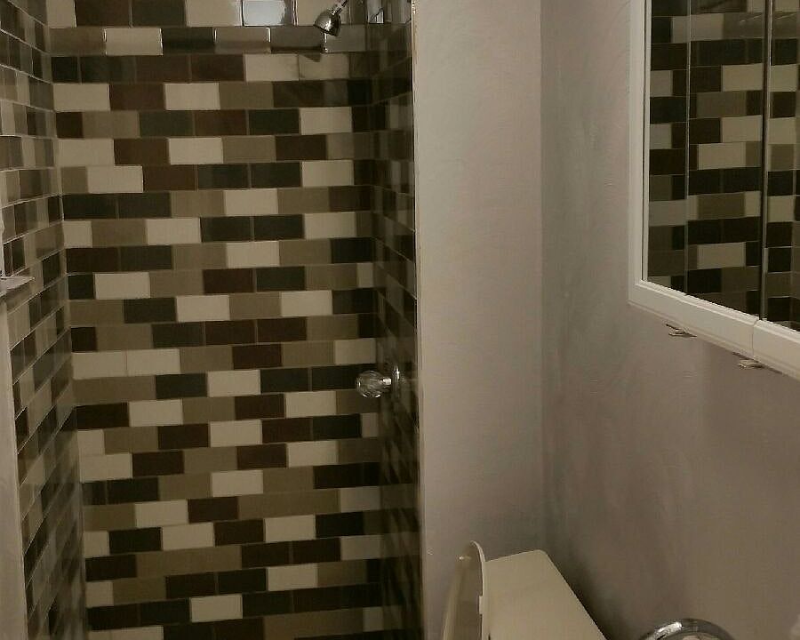 2 full baths-1 st floor stand up shower Second floor bathtub