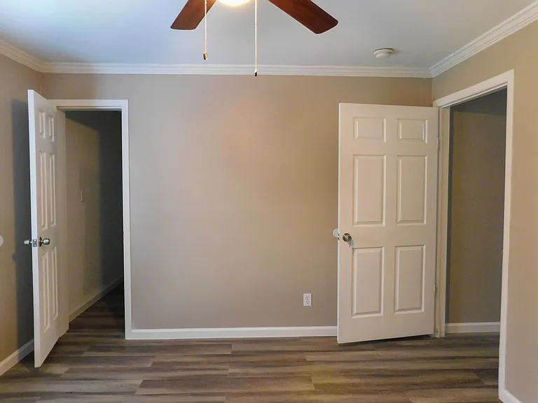 107 Varsity Dr — Photo 25