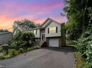 840 Logan Ln, Hanover, PA 17331