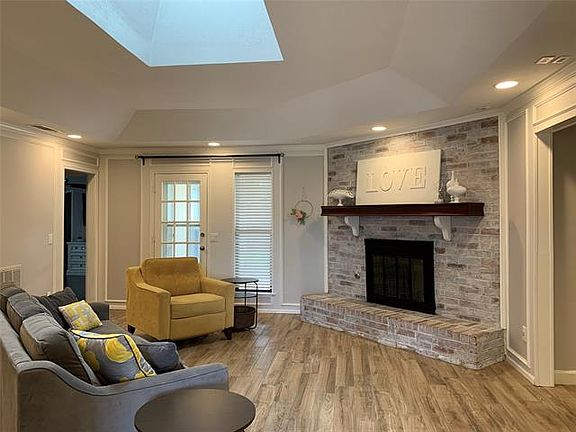 2nd image of 1541 Oak Creek Dr