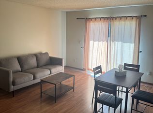 205 Woodside Dr, Iowa City, IA 52246