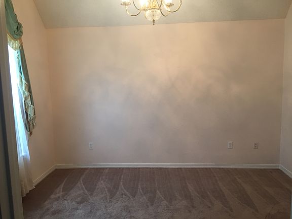 5th image of 145 Lisa Dr