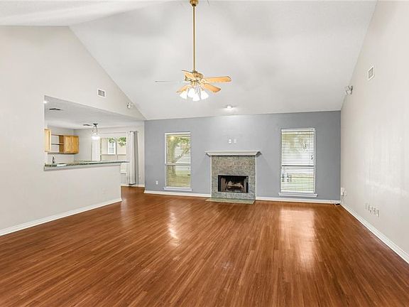 5th image of 131 Montpelier Dr