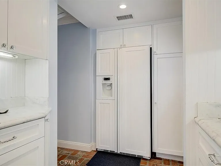 2128 Miramar Dr — Photo 11