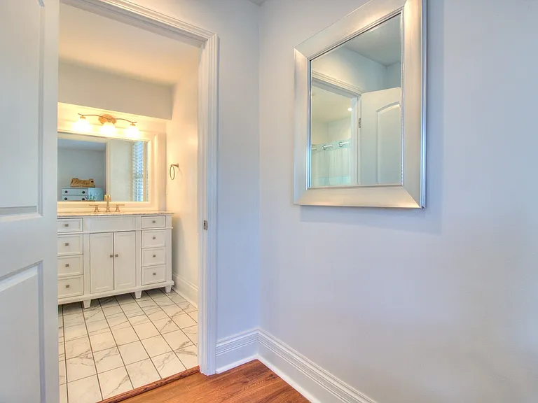 954 Fort Fisher Blvd S — Photo 13