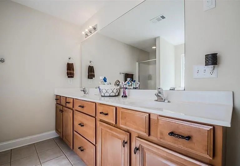3125 Avondale Point — Photo 5