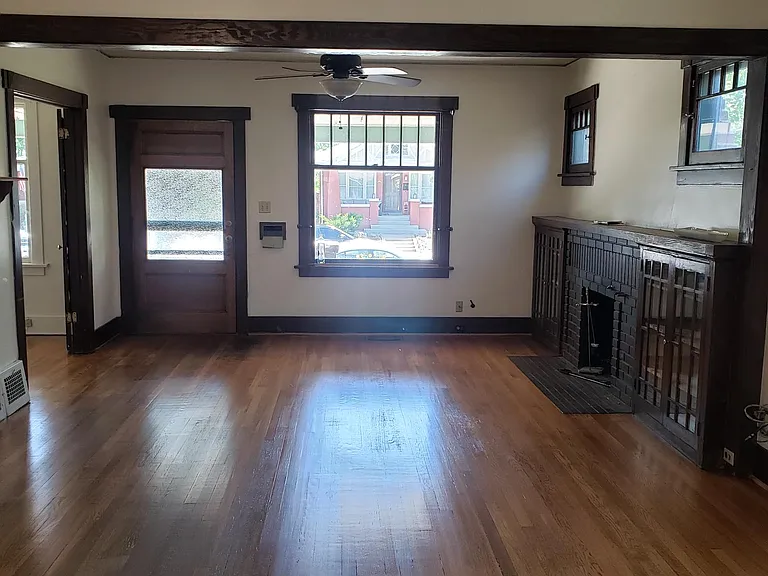 371 N Corona St — Photo 15