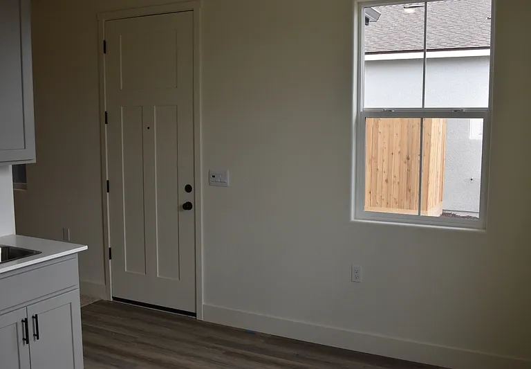 682 Stephanie Dr #2 — Photo 6
