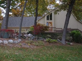 7576 Pinckney Rd, Pinckney, MI 48169