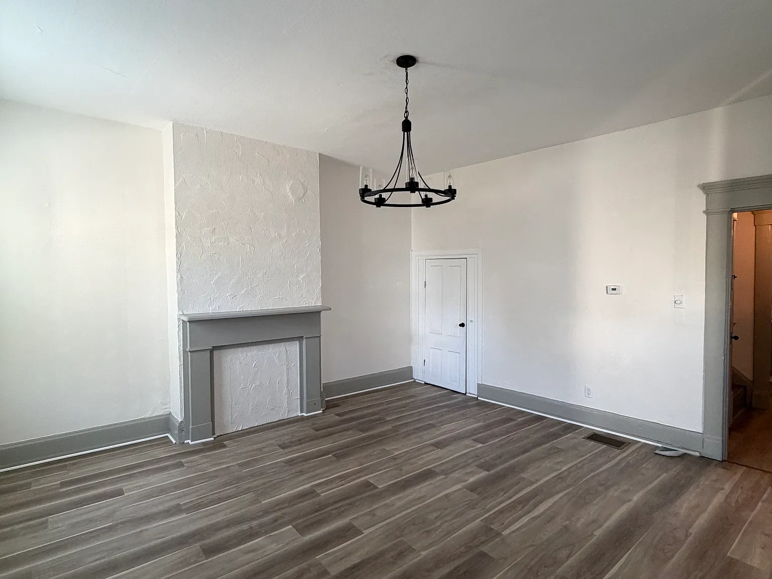 3 bed, 2052 sqft, $2,495 — Photo 4