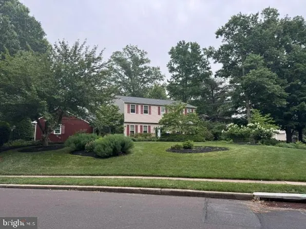 1333 University Dr, Yardley, PA 19067