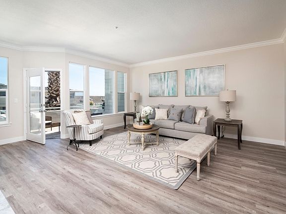 5th image of 200 W Cliff Dr Unit 11