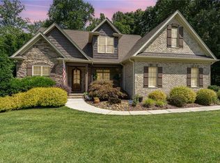 8105 Moores Mill Ct, Stokesdale, NC 27357