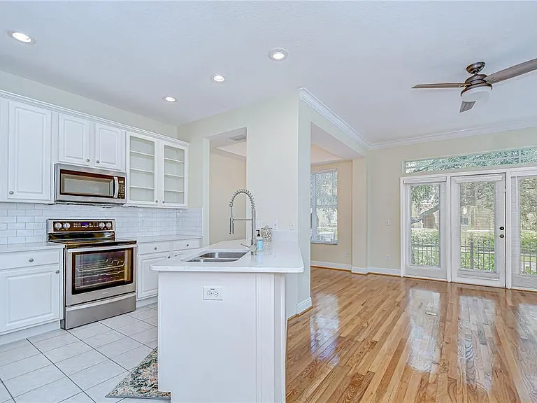 113 Bosphorous Ave #5 — Photo 23