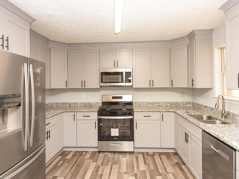 811 Sugar Oak Ln — Photo 7