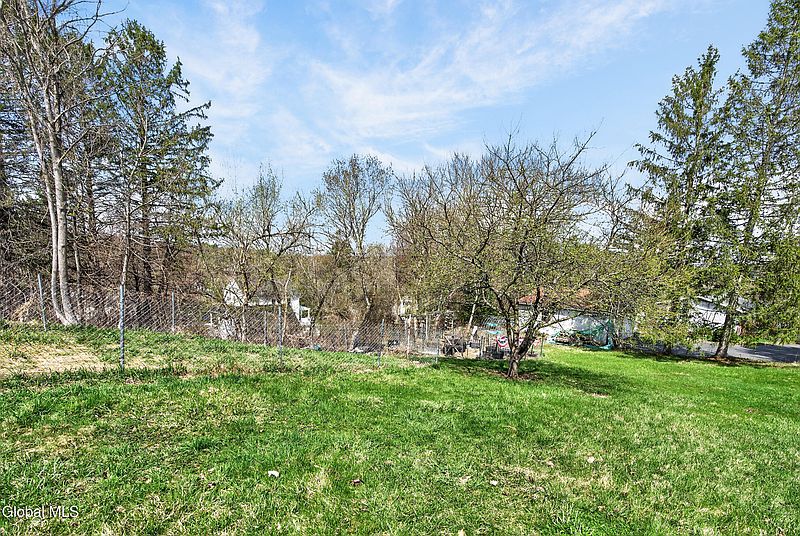 2nd image of 1 Grandview Avenue