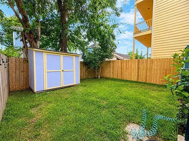 528 S Scott St — Photo 21