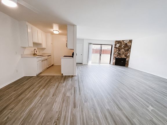 3rd image of 10619 Landale St #203
