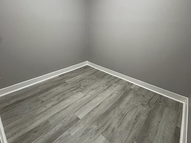 125-127 Redwood Ave #22 — Photo 2