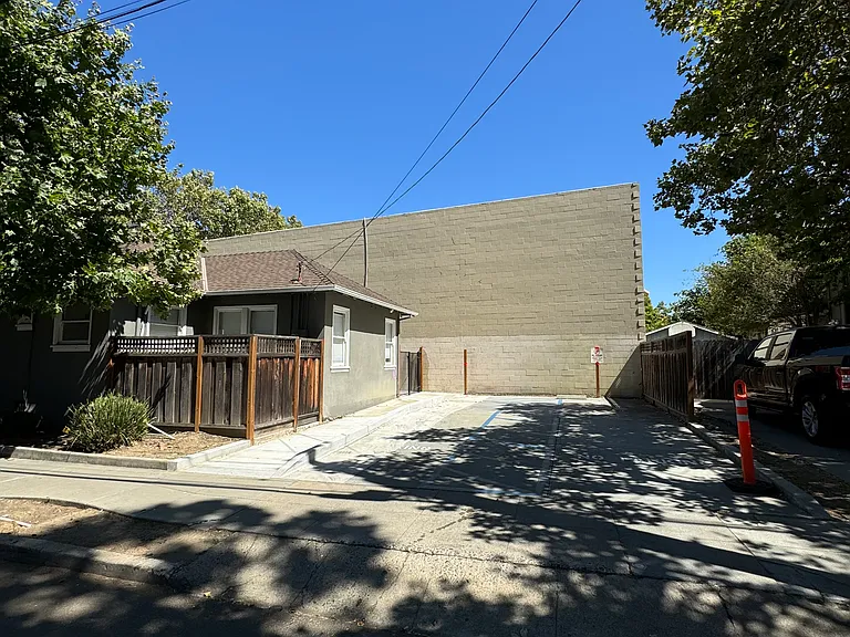 1203 Lincoln Ave — Photo 15