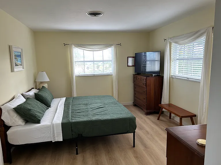 1220 Lakeside Dr — Photo 20