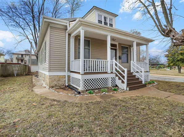830 W 2nd St, Washington, MO 63090