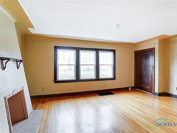 3rd image of 4410 Walker Ave