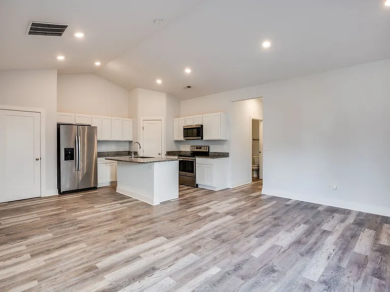 4532 N Froli St — Photo 3