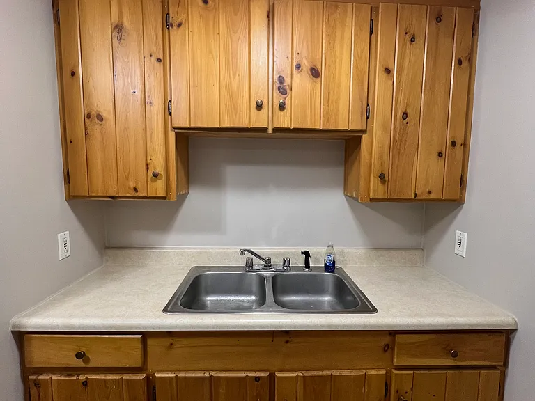 260 Allen St #A — Photo 10