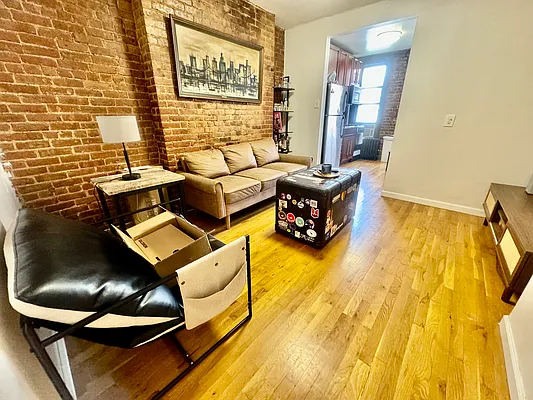 Rented by R New York | media 27