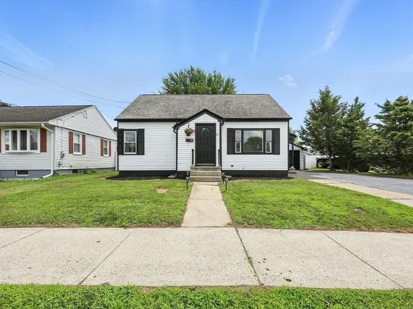 21 Meeting House Rd, Chicopee, MA 01013