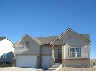 8680 S De Gaulle Ct, Aurora, CO 80016
