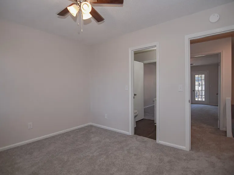 7666 Hunters Ridge Ln — Photo 9