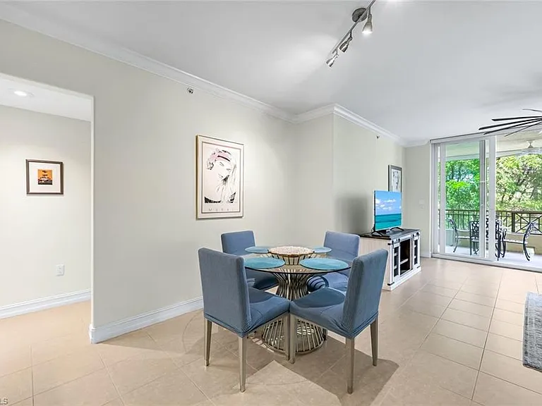 2728 Tiburon Blvd E #A-204 — Photo 8
