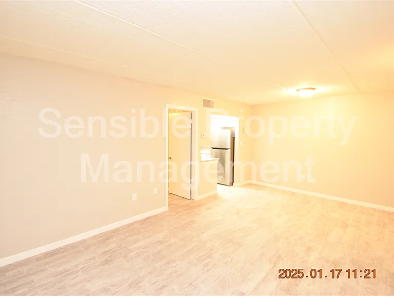 306 Danube Ave #2 — Photo 6