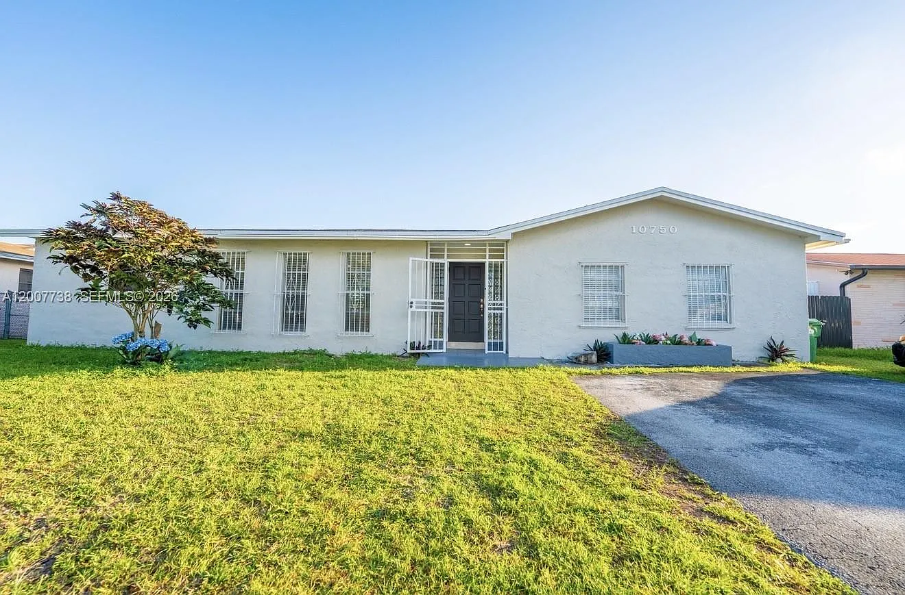 3 bed, 1.0 bath, $3,500 — Photo 1
