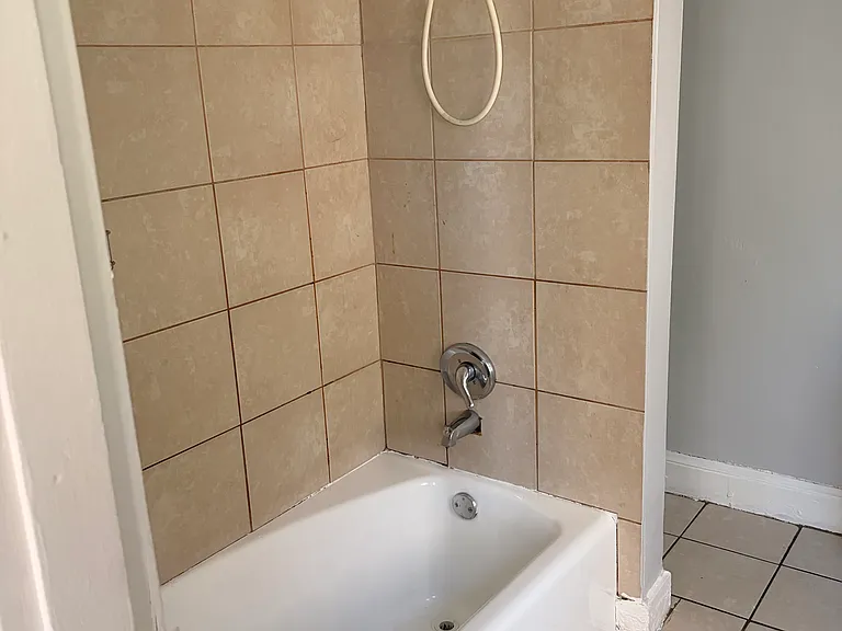 112 Shelley St #2 — Photo 5